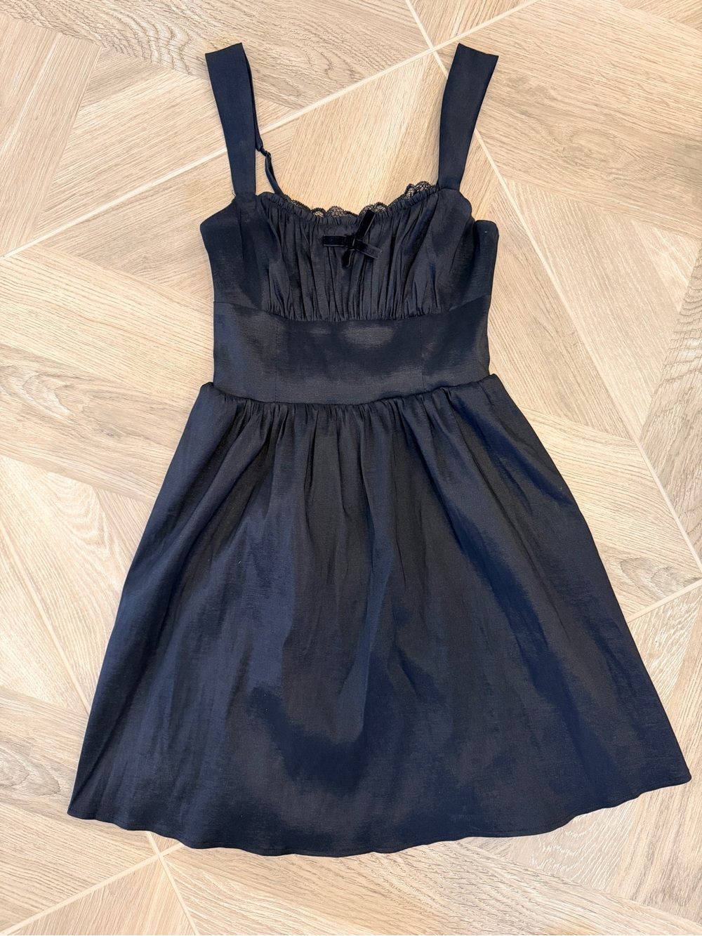 Francesca's Collections Black Sleeveless Gathered Bodice Dress